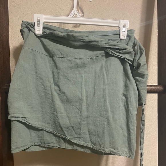 Green wrap skirt - Picture 2 of 4